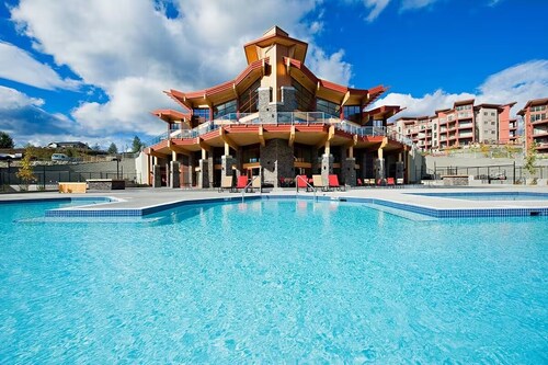 Luxury 2-Bedroom Condo with Lake & Mountain Views