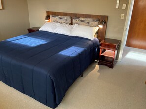 3 chambres, bureau, Wi-Fi, literie fournie