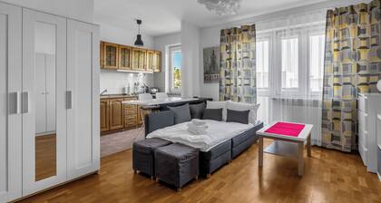 Metro Kabaty Homely Studio