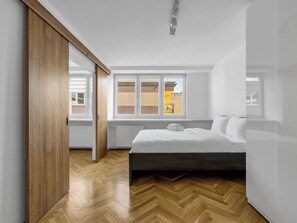 2 bedrooms, iron/ironing board, WiFi, bed sheets