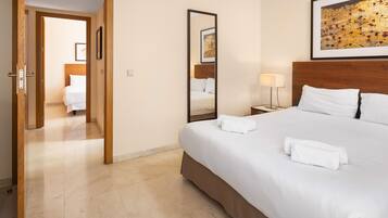 2 bedrooms, in-room safe, iron/ironing board, free WiFi
