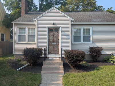 Cozy 4-bdrm house in safe neighborhood just around the corner from Syracuse Univ