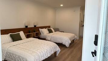 1 habitación, escritorio, tabla de planchar con plancha y wifi gratis