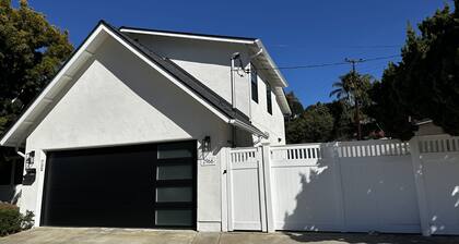 Deluxe Guest Suite with Private Entrance, Near San Diego Beaches, Sleeps 4