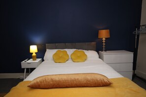 2 bedrooms, WiFi, bed sheets - Perfect getaway in the heart of Canterbury! Steps away from the iconic Cathedral (Canterbury)