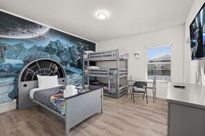 5 bedrooms, desk, iron/ironing board, free WiFi