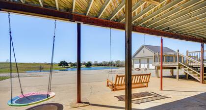 Pond Access & Fishing: 'Cedar Lodge' in Versailles