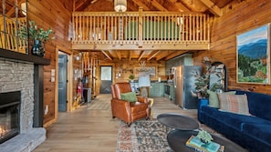Smart TV, fireplace, books, offices - Private Smoky Mtn Cabin | Hot Tub + 3 Fireplaces (Sevierville)