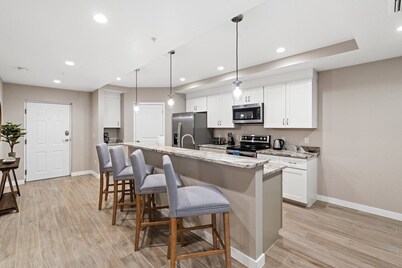 Gulf Access with Boat Slip, Heated Saltwater Pool, Dog-Friendly - Bacino Vista #203 - Roelens