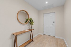 Interior - Gulf Access with Boat Slip, Heated Saltwater Pool, Dog-Friendly - Bacino Vista #208 - Roelens (Cape Coral)