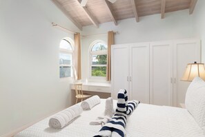2 bedrooms, iron/ironing board, WiFi