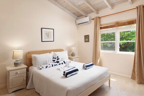 2 bedrooms, iron/ironing board, WiFi