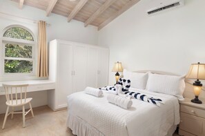 2 bedrooms, iron/ironing board, WiFi