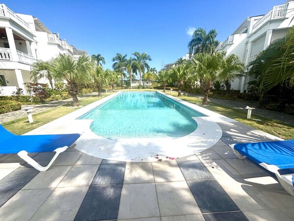 Pool - Apartment in a residence facing the sea (Las Terrenas)