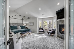 6 bedrooms, iron/ironing board, free WiFi, bed sheets