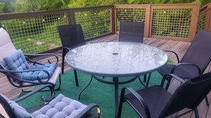 Outdoor dining - Home by the Dome! 2BR Downtown San Antonio Alamodome Hemisphere close!
 (San Antonio)