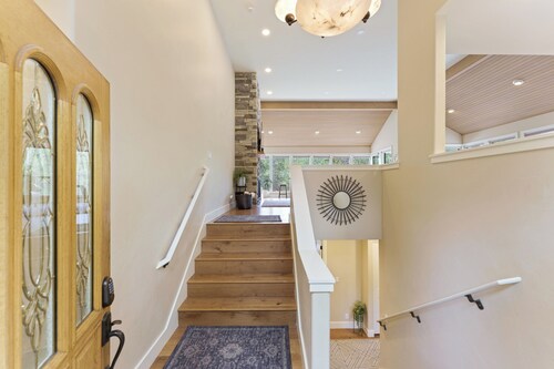 20 Aspen Lane - Elegant & Updated & Perfect for Family! SHARC, Hot Tub