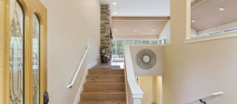 20 Aspen Lane - Elegant & Updated & Perfect for Family! SHARC, Hot Tub