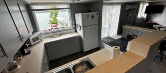 Cozy 3-bedroom cabin on East Lake Okoboji with WiFi, AC