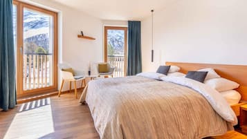 Basic Double Room, Mountain View | Minibar, in-room safe, blackout drapes, soundproofing