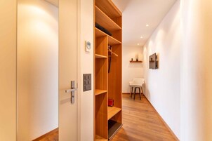 Basic Single Room, Mountain View | Minibar, in-room safe, blackout drapes, soundproofing