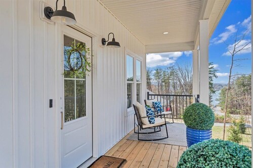 LAKE Twin Cove! New Construction Home!