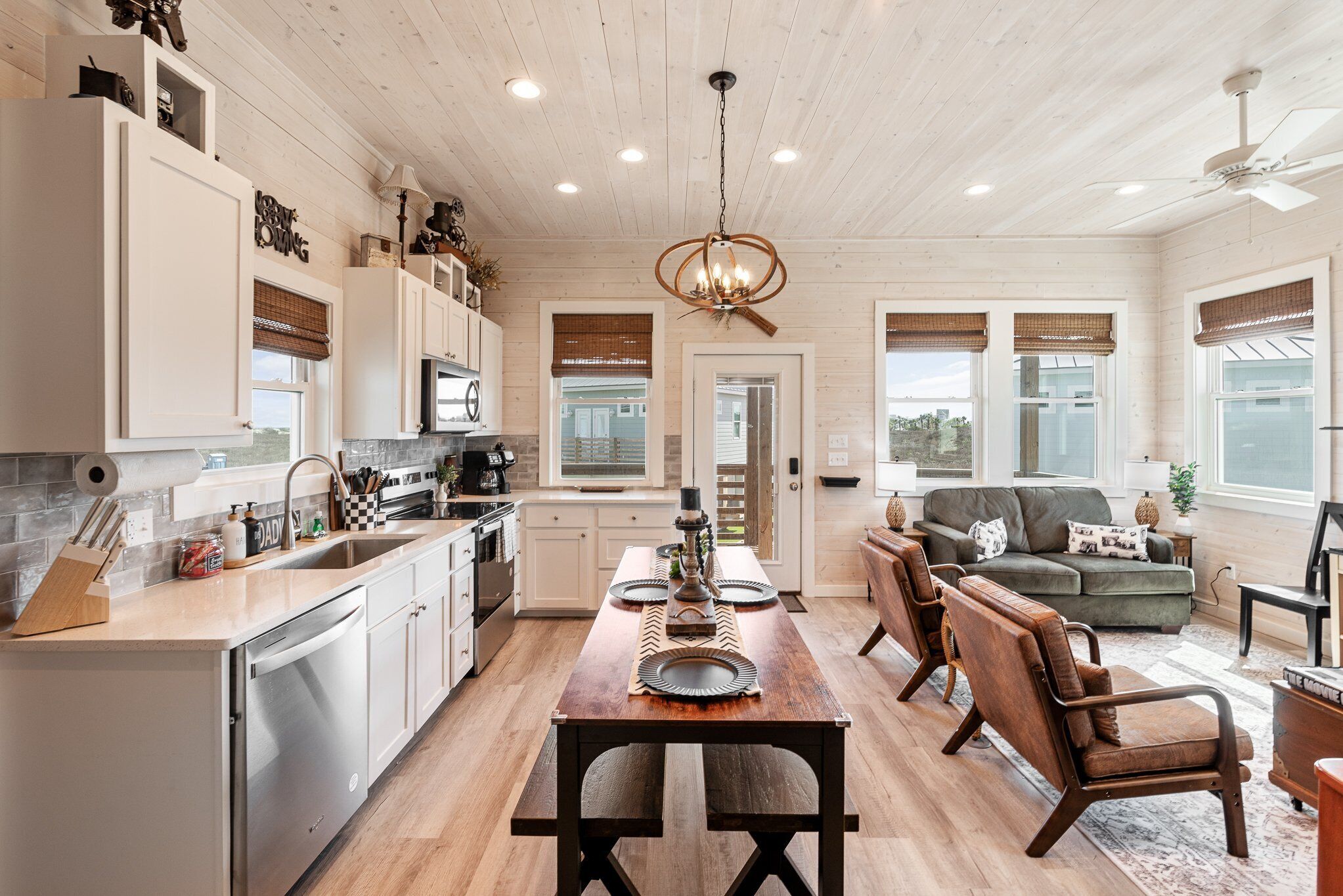 冰箱、微波炉、烤箱、炉灶