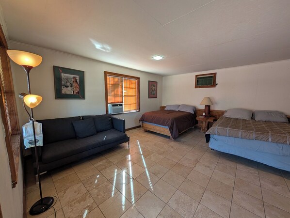 1 bedroom, bed sheets