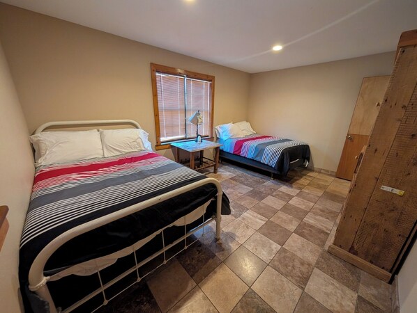 2 bedrooms, bed sheets