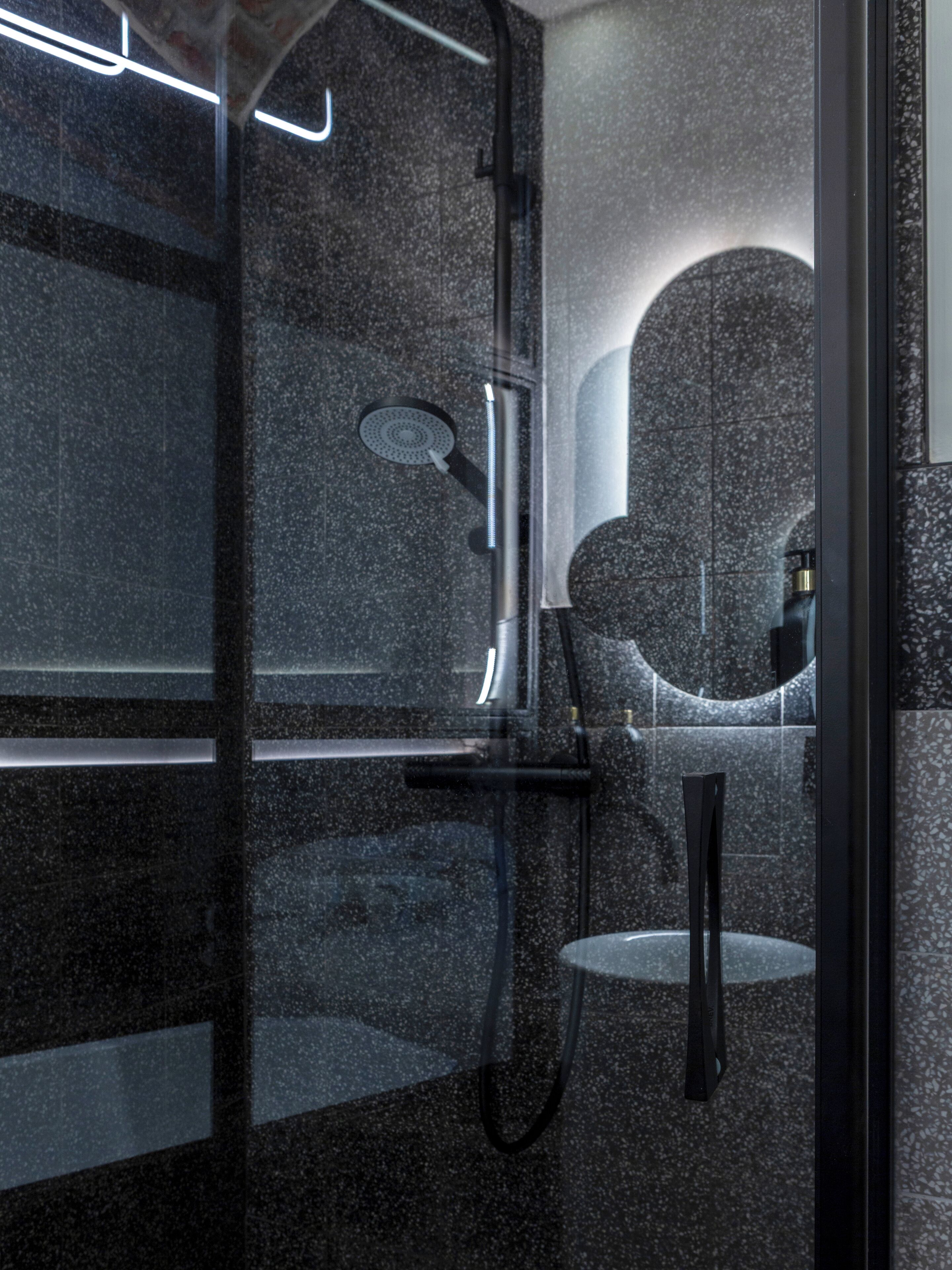 Urban Chic | Badezimmer | Haartrockner, Bidet, Handtücher, Seife