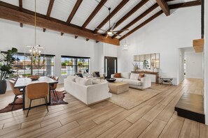 Interior - Majestic Cactus - Spacious 5-bedroom, Pool, Hottub, Bball and sand Vball court. (Scottsdale)