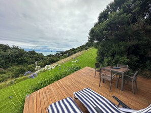 Outdoor dining - Aroha A-Frames - Apartment 4 (Coromandel)