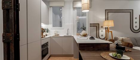 Fridge, microwave, oven, stovetop