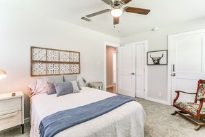 2 bedrooms, iron/ironing board, WiFi, bed sheets