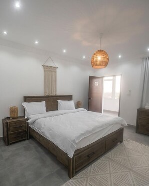 4 bedrooms, desk, iron/ironing board, travel cot - Al Damany villa & camp (Dubai)
