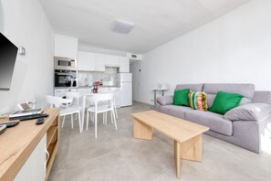 TV - Puerto Amatista 1 - 100M to the Beach By LVH (Puerto del Carmen)