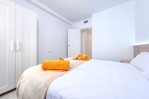 2 bedrooms, desk, iron/ironing board, travel cot