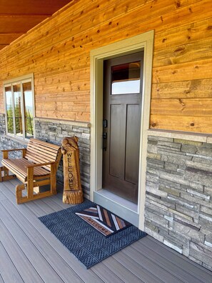 Exterior detail - Luxury Mountain Lodge w/Hot Tub & Sierra Madre Views. Ride doorstep to trails! (Encampment)