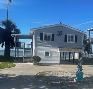 Exterior - MANATEE COTTAGE: Gulf Front 2-bedroom house (Hudson)