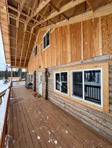 Lake Louise, Alaska Retreat – Spacious 4-bedroom Lakefront Getaway.