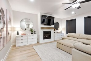 Smart-tv en een open haard