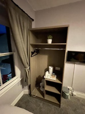 Laptop workspace, free WiFi, bed sheets