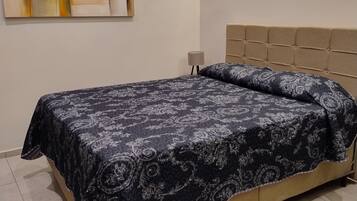 1 chambre, fer et planche à repasser, Wi-Fi gratuit, draps fournis