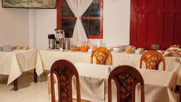 Free daily buffet breakfast