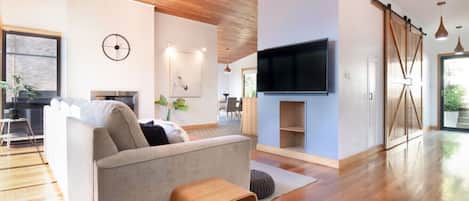 Televisión, chimenea