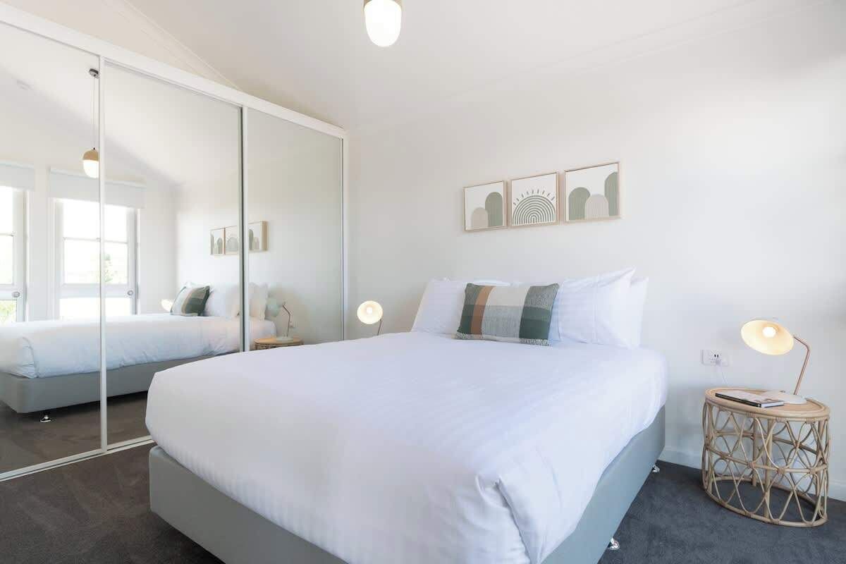2 bedrooms, iron/ironing board, travel cot, WiFi