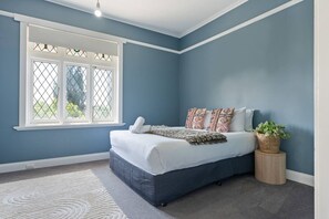 3 bedrooms, travel cot, WiFi, bed sheets