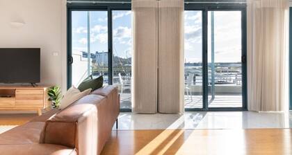 Luxury Waterfront Stay!