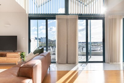 Luxury Waterfront Stay!