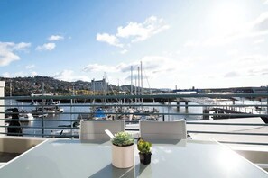 Outdoor dining - Riverview Waterfront Stay! (Launceston)